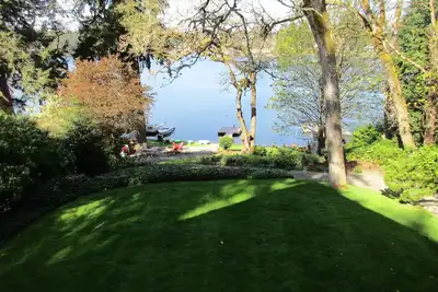 Image de Bord de lac et kayak (unité 1 chambre)