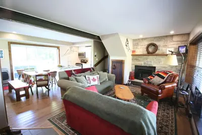 Image de Rustic & Relaxing Chalet, chaleureux et convivial, proche de tout.
