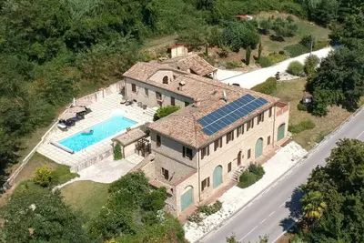 Ancien domaine viticole, restauré avec amour, merveilleusement situé