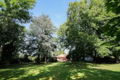 Image de Maison 195 mètres carrés, sur un terrain de 1 hectare