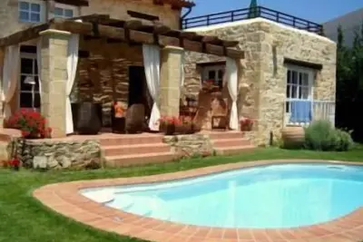 Image de Rock House's Villa Rhapsody Isolé avec piscine privée et jardin très calme.