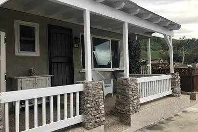 Image de Retraite sur la colline de la ville de Ventura Beach avec 2 chambres