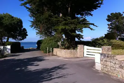 Image de Villa Vue Mer 50m de la plage. Au calme et les pieds dans l'eau.
