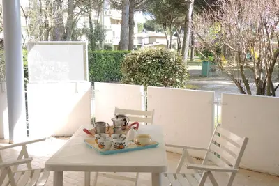 Image de Appartement spacieux avec terrasse, piscine et aire de jeux