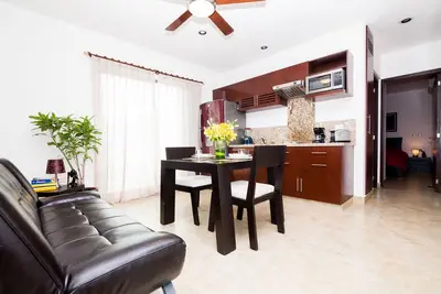 Image de Kingsize 1bedroom apt, balcon privé, toit commun avec piscine (unité 201)