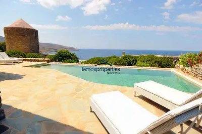 Image de Villa en pierre avec piscine et vue fantastique sur la mer à Koundouros