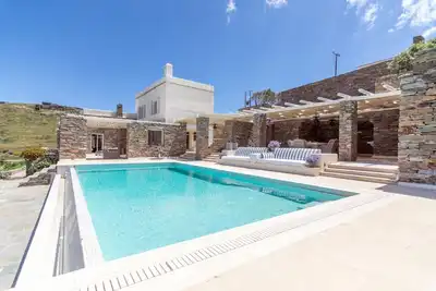 Image de Fantastique villa avec piscine, idéal pour les familles ou un groupe d'amis.