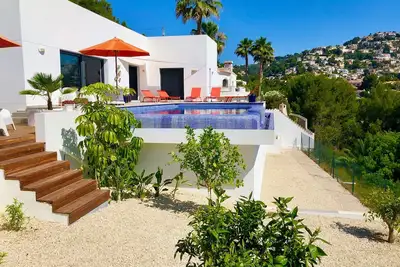 Image de Casa Épica, Top Villa, près du village de Moraira, à 1, 3 km de la plage de Baladrar.