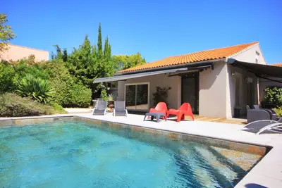 Image de Villa Villeneuve les Avignon 120m2 / Piscine / 3 chambres / Climatisation