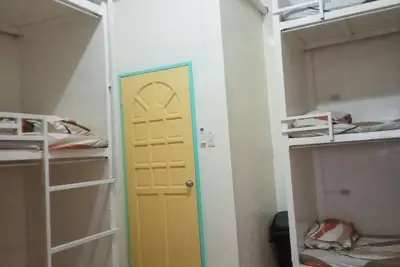 Image de Jolie maison dans une rue calme