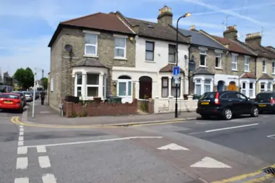 Image de 4\/5 Bedrooms house, 2 Bathrooms, Sleeps11, 10 min. tube station