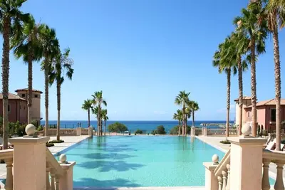Image de Appartement de luxe en bord de mer à côté de l'hôtel St. Raphael à Limassol
