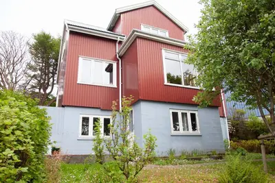 Image de 3 storey, 5 bedroom, 3 bathroom house in the center of Tórshavn