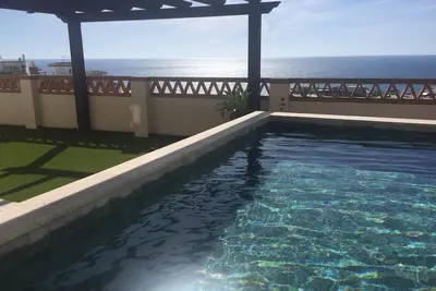 Belle maison de vacances, piscine privée et vue panoramique sur la Méditerranée