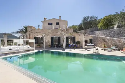 Image de Majestic Holiday Estate in CalviĂ Up to 12 Guests