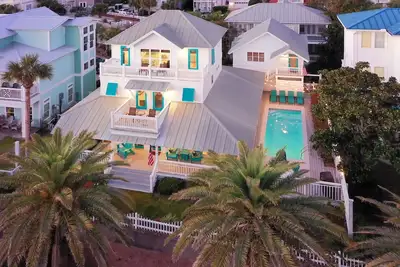 Image de Anchor Pointe - Maison principale + maison d'hôtes, vue sur le golfe, salle de jeux, piscine privée chauffée!