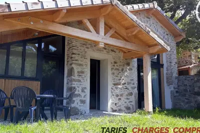 Image de Charmant Gîte en Pierre avec Terrasse et Confort Moderne dans le Parc du Pilat