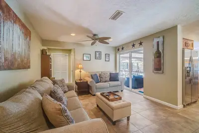 Image de Fido Friendly avec cour clôturée, Spa / Piscine, Wifi, Grand Ranch Home, Large Lanai, Barbecue Grill