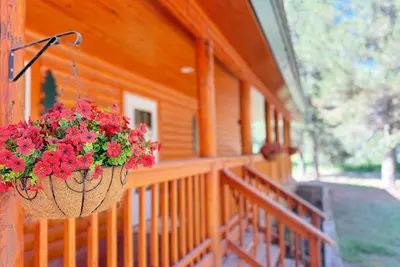 Image de Fox Den Cabin W / Free Wifi⭐️CÔT RÉFRIGÉRANT Bbq À RÉFRIGÉRATION 2br 2 Ba 8 Personnes À PRÈS De Ynp