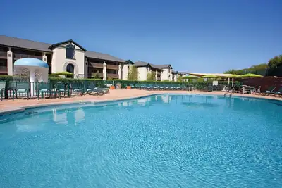Image de Villa près du lac Léman, près des terrains de golf, de la colline de ski, du lac + Plus