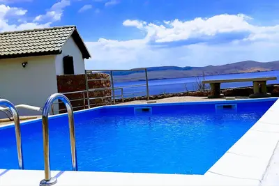 Image de Villa Mihaela - Appartement en bord de mer \"Ika\" avec vue mer et piscine