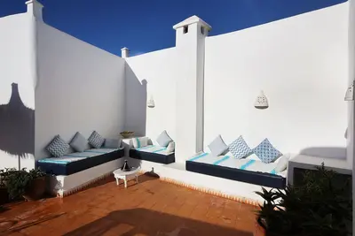 Image de Location superbe Riad 6 personnes, calme, médina, 5 min de la mer