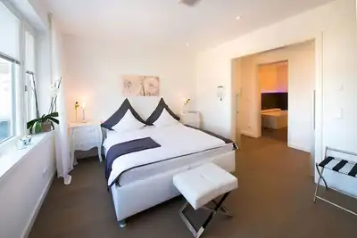 Image de Appartement de luxe (100 m²) avec son propre spa et une grande terrasse ensoleillée