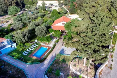Image de Notre villa est très confortable pour tout le monde et très proche du centre.