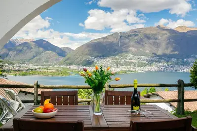 Image de Residenza Miralago Apt. B13 by Interhome