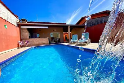 Image de Maison de plage de luxe, piscine pour adultes avec électricité, cascade, barbecue