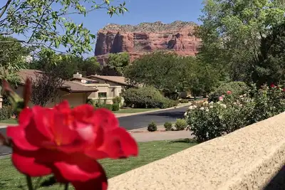 Image de Belles vues de Red Rock dans le golf et le country club de Canyon Mesa