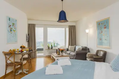 Image de Double Room Modern by Interhome