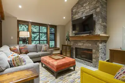 Image de Chalet Woods | 5 chambres, 4 salles de bain