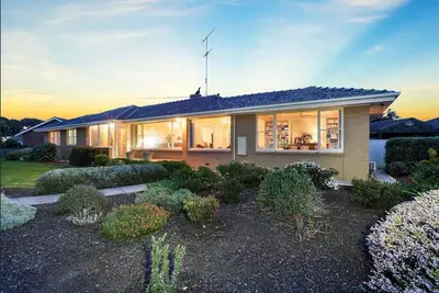 Image de Rive-Nord · Séjour de luxe au bord de l'eau à côté de l'aéroport Geelong Avalon