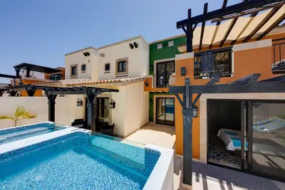 Image de Nouveau Chic Home Cabo Quivira Resort avec piscine et toit