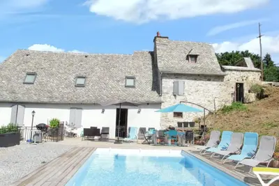 Image de Homerez - Villa à Vieillevie + piscine privée