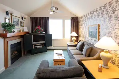 Image de Suite Penthouse au pied des pistes | Accès à la piscine, aux spas et plus encore!