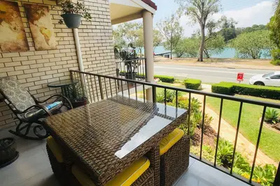 Image de Riverfront, * 2 Bd, 2 salles de bain, * Wifi, * Piscine, Sports nautiques, Central, Linge de maison