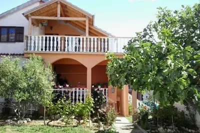 Appartement dans Nin avec terrasse, Climatisation, Wifi (3718-1)