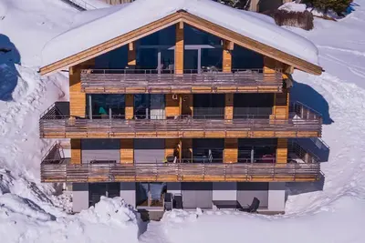 Apartmenthaus Riederhoru A 1. Og Ost by Interhome
