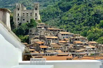 Image de Une vue imprenable sur le château et le pont romain, 4 lits, 4 bains, Ac, Wifi gratuit