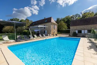 Image de Beau manoir français typique avec piscine privée