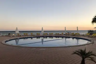 Borda d'Água, Praia da Oura