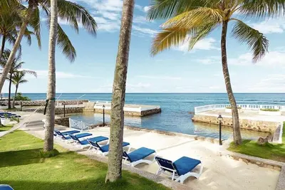 Image de Bord De L'Eau Villa! RÉUNIONS De Famille! Mariages! Coral Cay - Ocho Rios 12br
