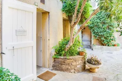 Image de Village de Bormes les Mimosas by Interhome