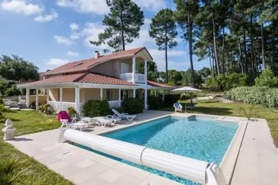 Eden Parc by Interhome