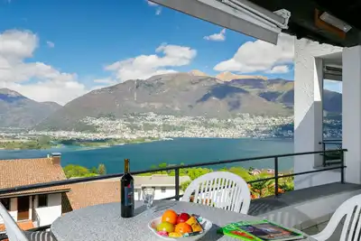 Image de Residenza Miralago Apt. A8 by Interhome