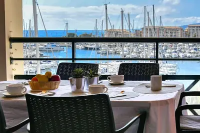 Image de Bleu Marine by Interhome