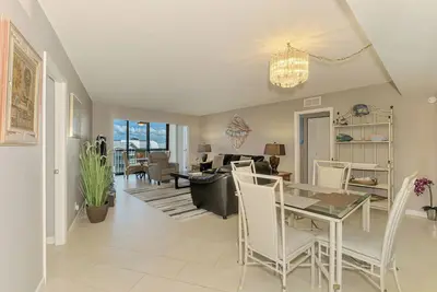 Image de 6ème étage - 2 chambres, 2 salles de bain, sur votre propre port privé - luxe W / équipements complets