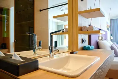 Image de Junior Suite Deluxe - Morning Time Longstay Nrf - Hôtel, cours du matin. Lit et brunch